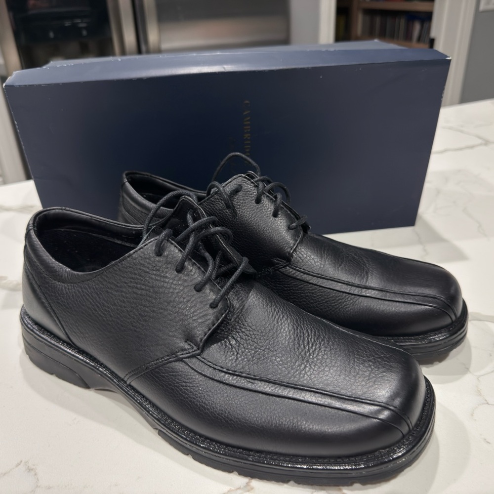 Elegant Black Leather Men's Oxfords